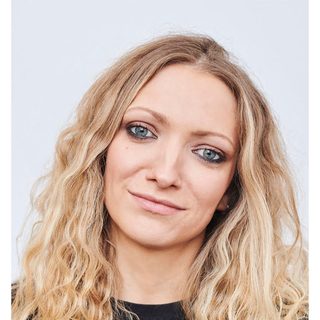 Heasdhot of Lucy McCormick